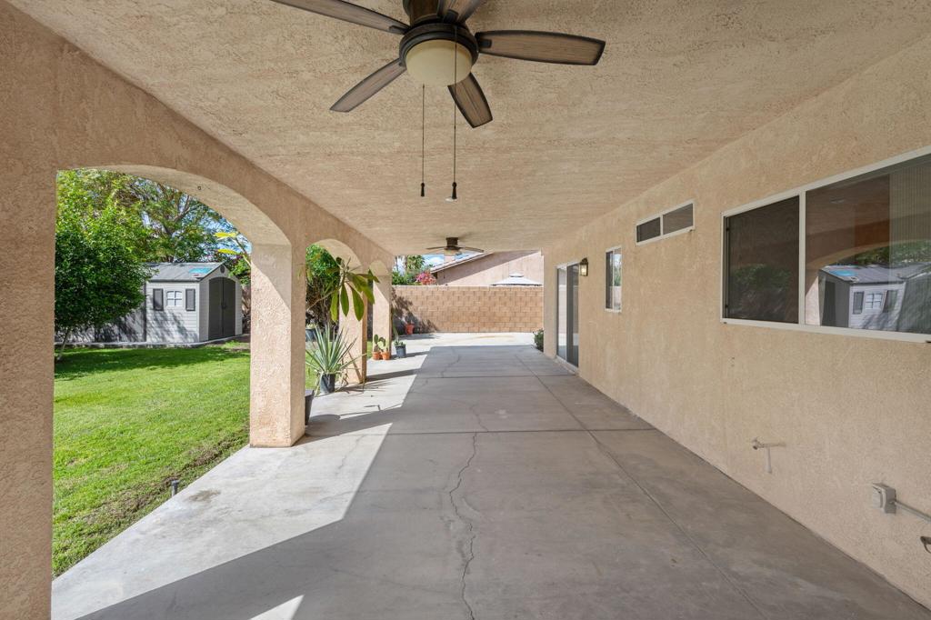 81461 Avenida Esmeralda