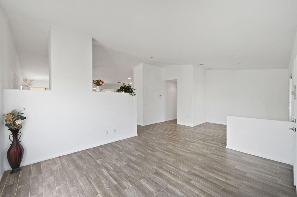 81461 Avenida Esmeralda