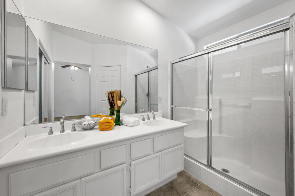 81461 Avenida Esmeralda