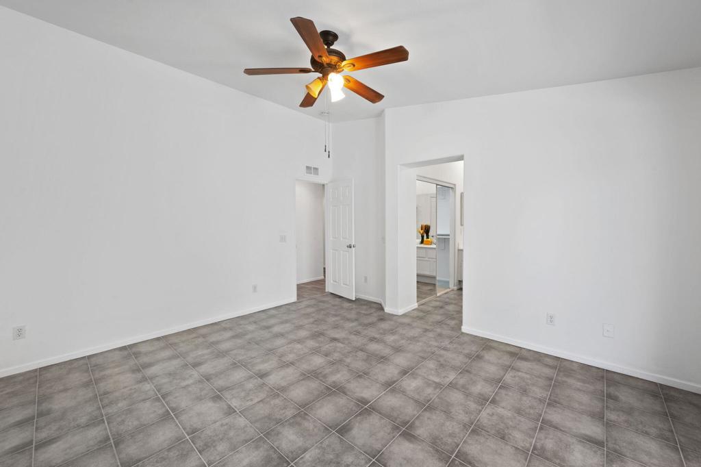 81461 Avenida Esmeralda