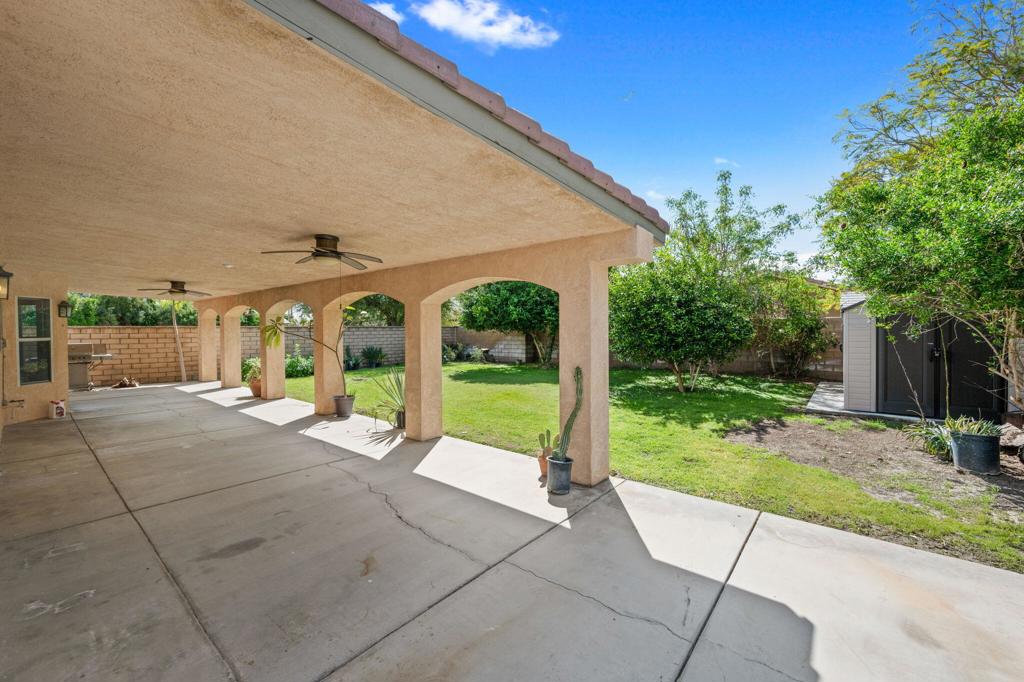 81461 Avenida Esmeralda