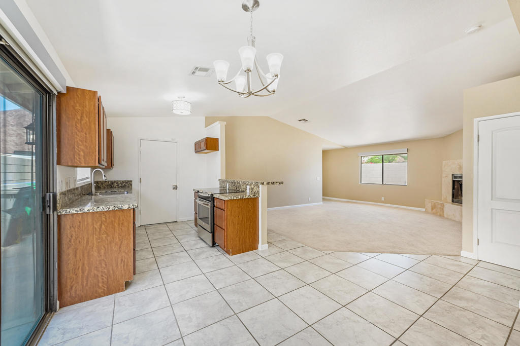 54245 Avenida Mendoza