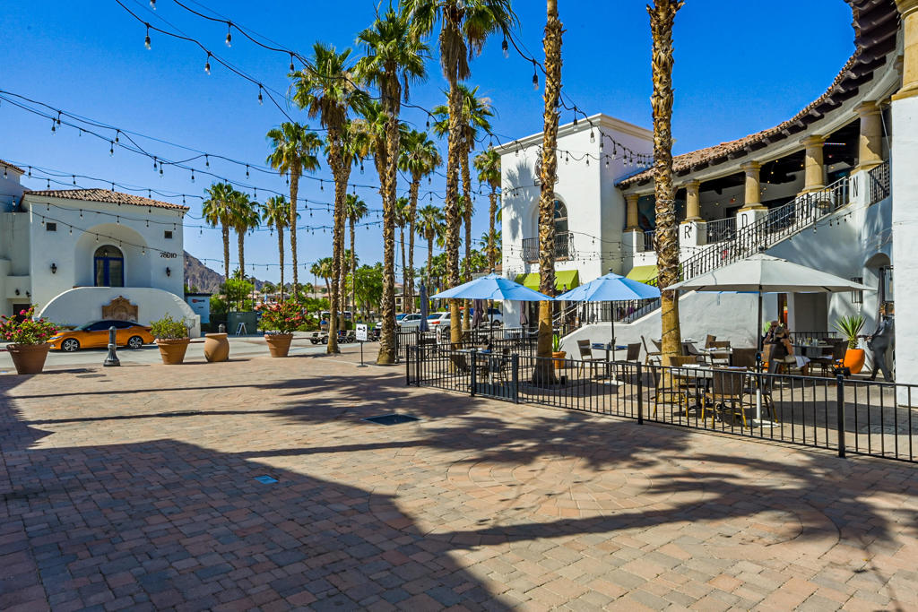 54245 Avenida Mendoza