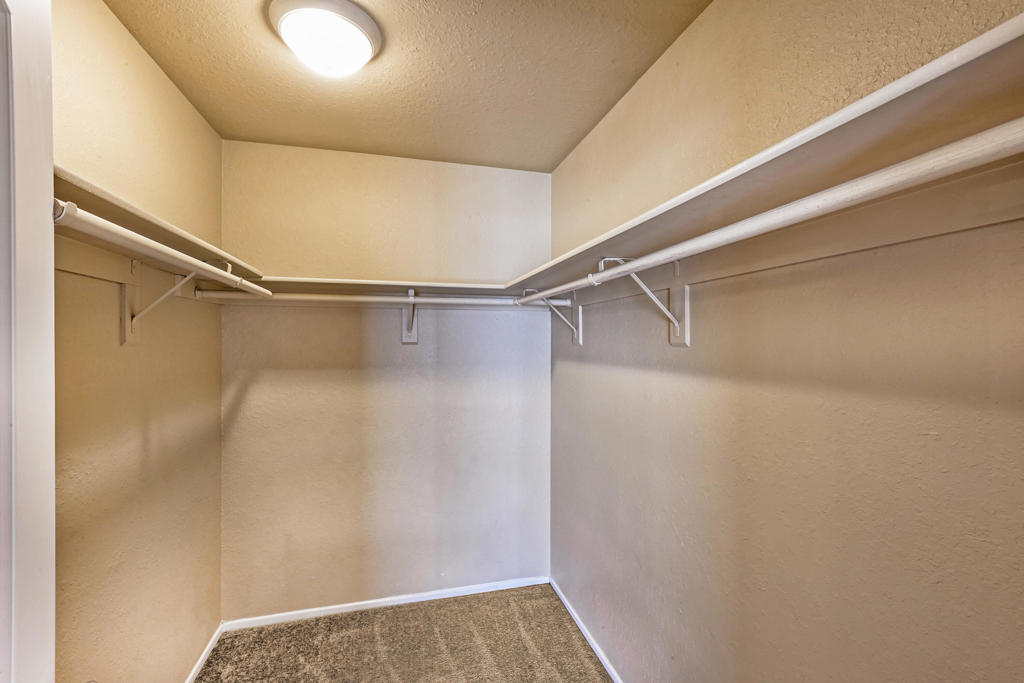 54245 Avenida Mendoza