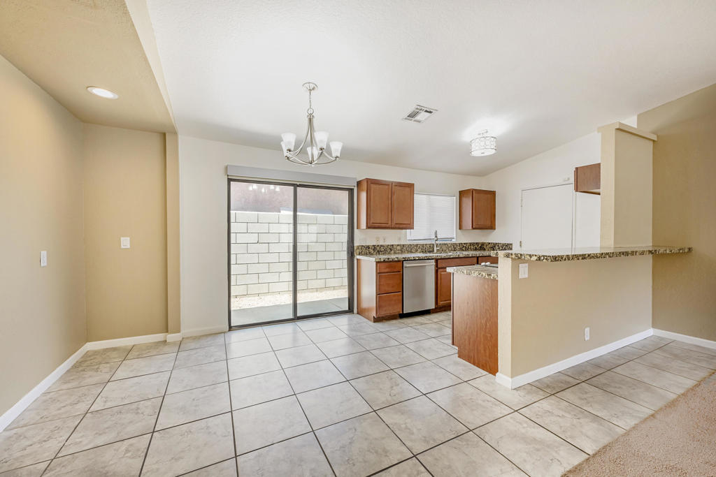 54245 Avenida Mendoza