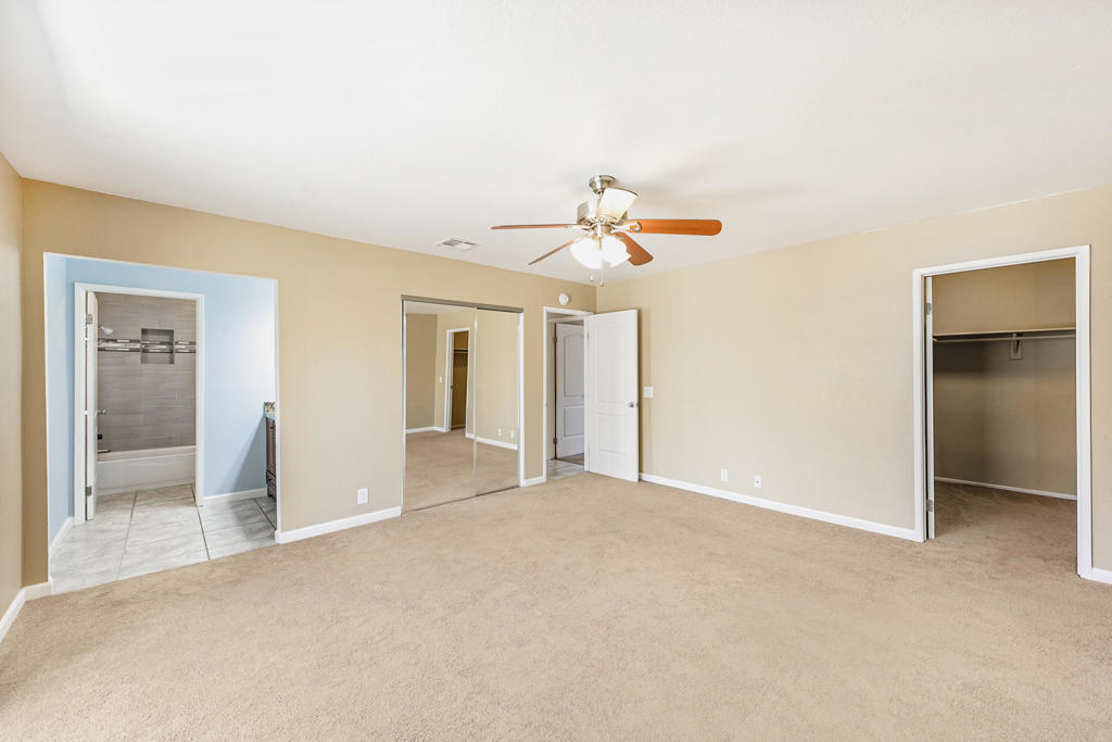 54245 Avenida Mendoza