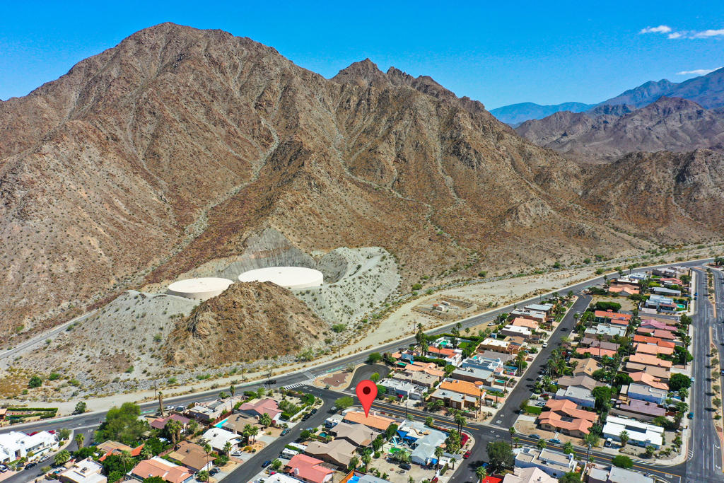 54245 Avenida Mendoza