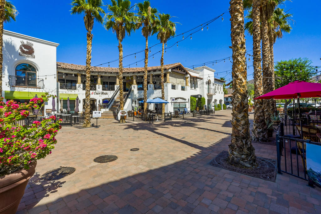 54245 Avenida Mendoza