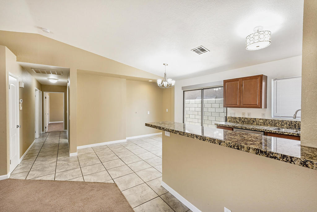 54245 Avenida Mendoza