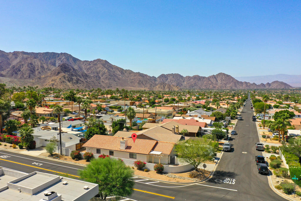 54245 Avenida Mendoza