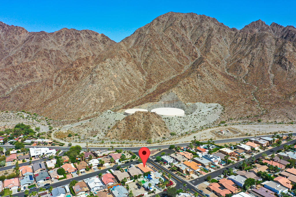 54245 Avenida Mendoza