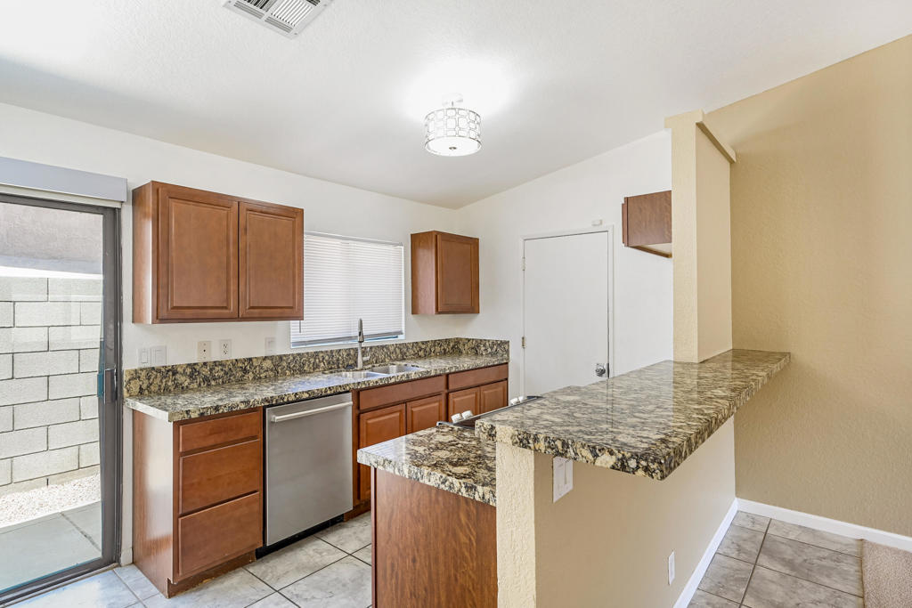 54245 Avenida Mendoza