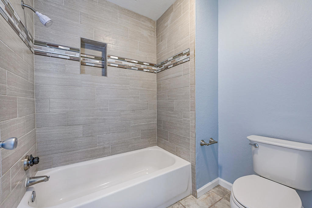 54245 Avenida Mendoza