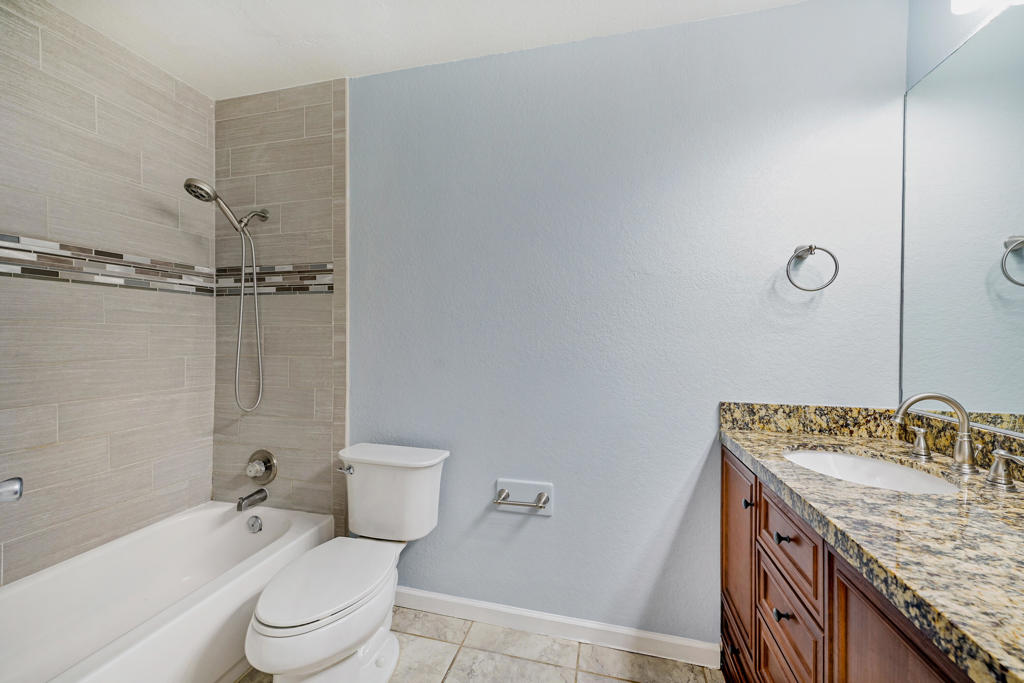 54245 Avenida Mendoza