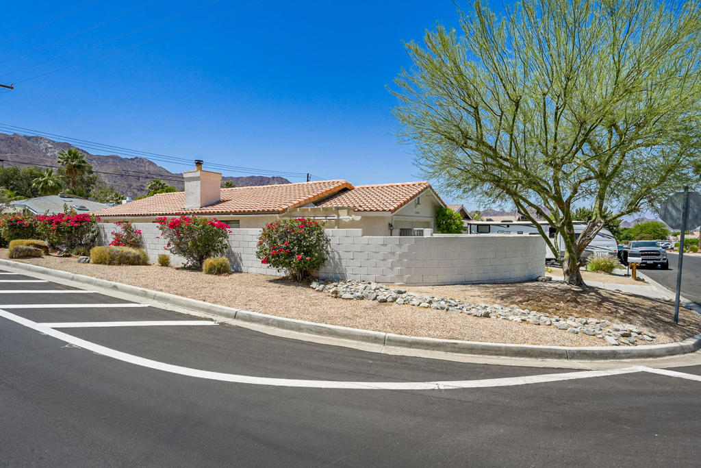 54245 Avenida Mendoza