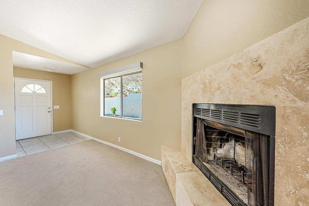 54245 Avenida Mendoza