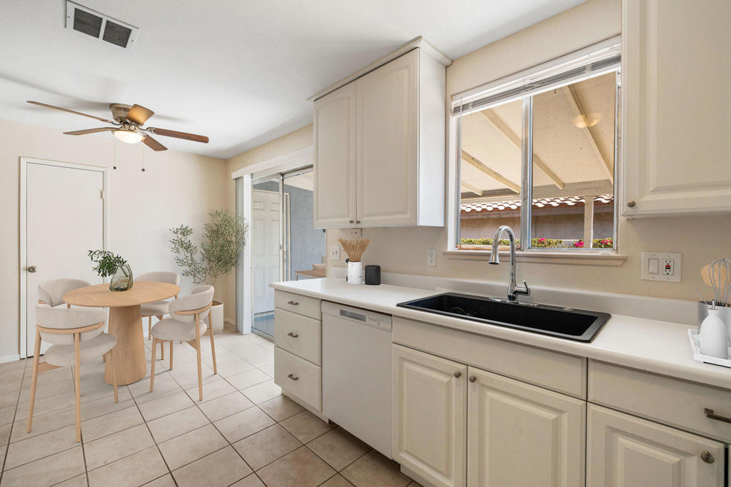 52690 Avenida Mendoza