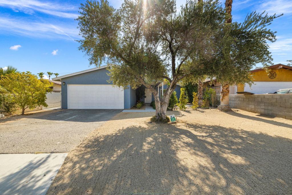 52690 Avenida Mendoza