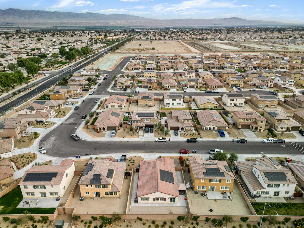 50019 Calle Frontera