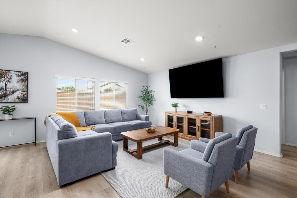 50019 Calle Frontera