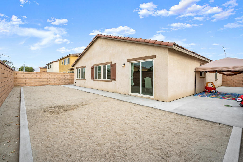 50019 Calle Frontera