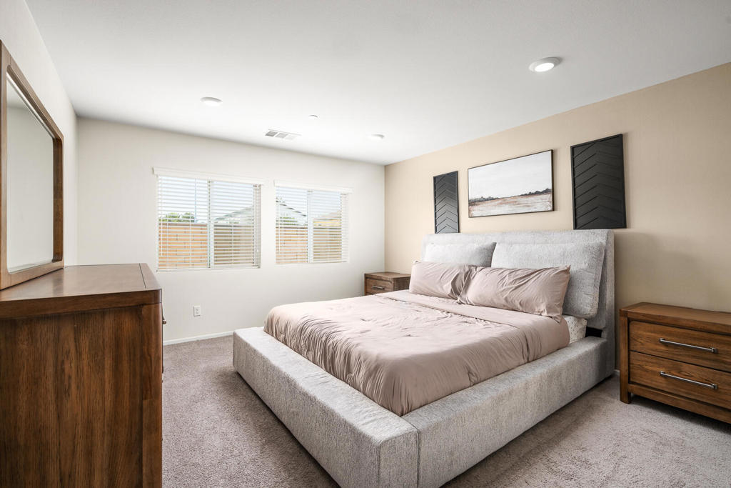 50019 Calle Frontera