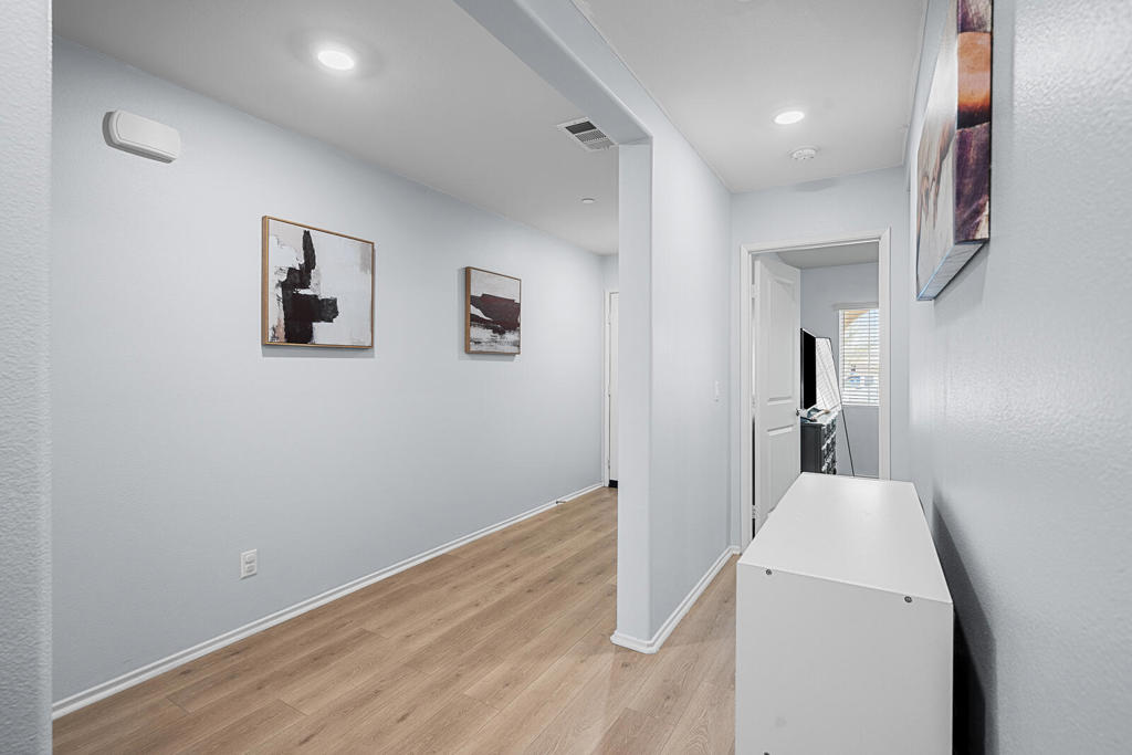 50019 Calle Frontera