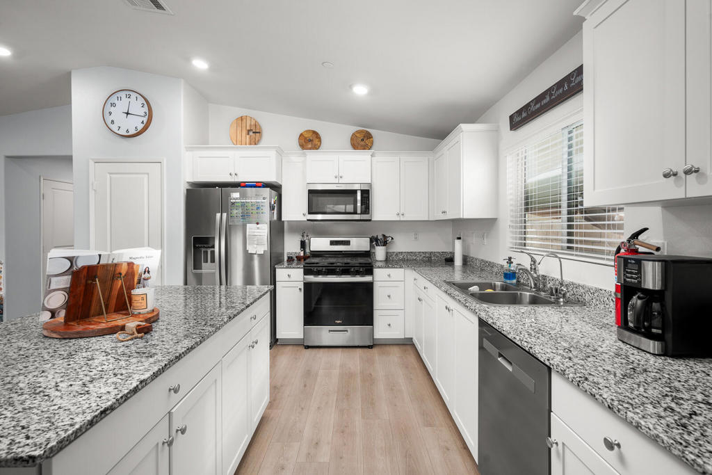 50019 Calle Frontera