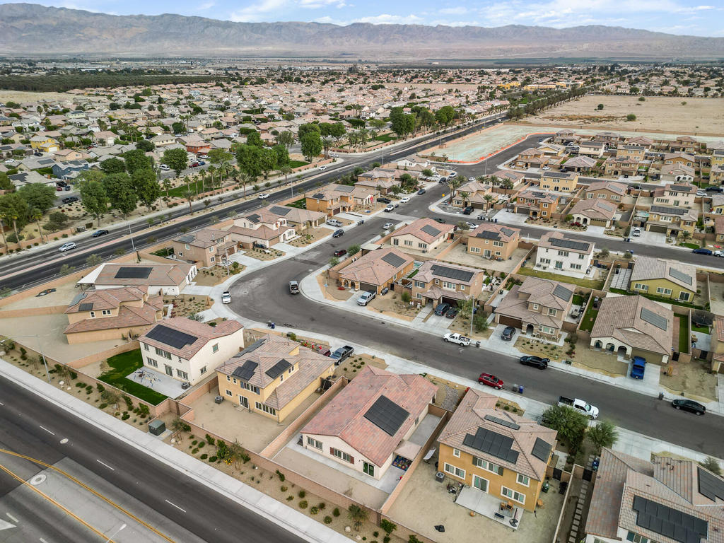 50019 Calle Frontera