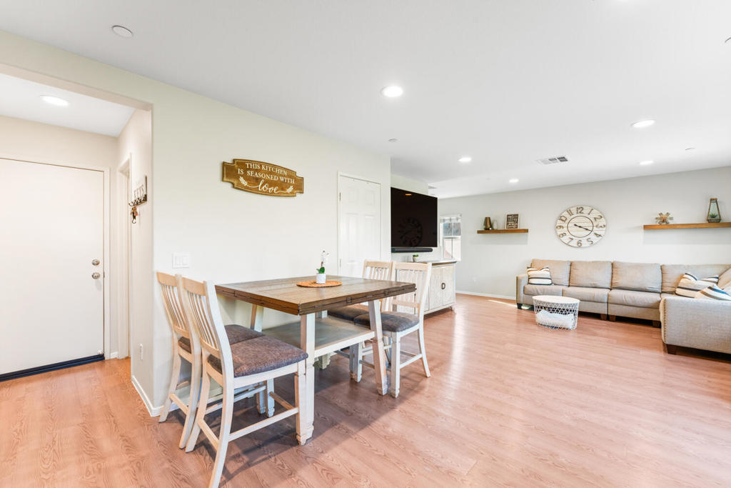 85158 Avenida Tacuba