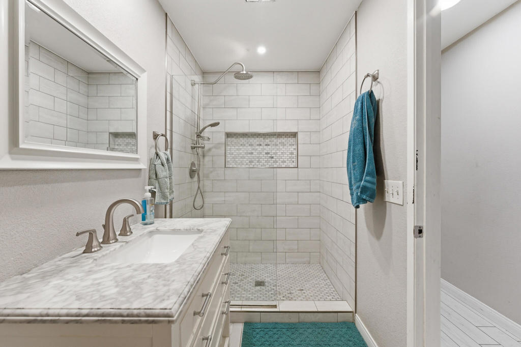 47662 Black Mountain Street