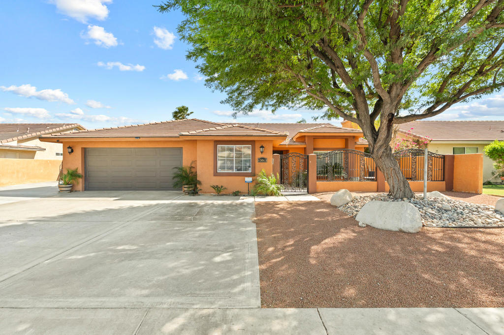 65863 Estrella Avenue