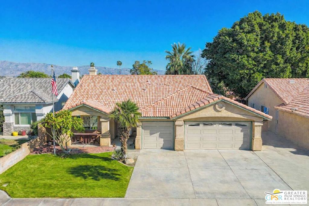 45882 Coco Palm Drive