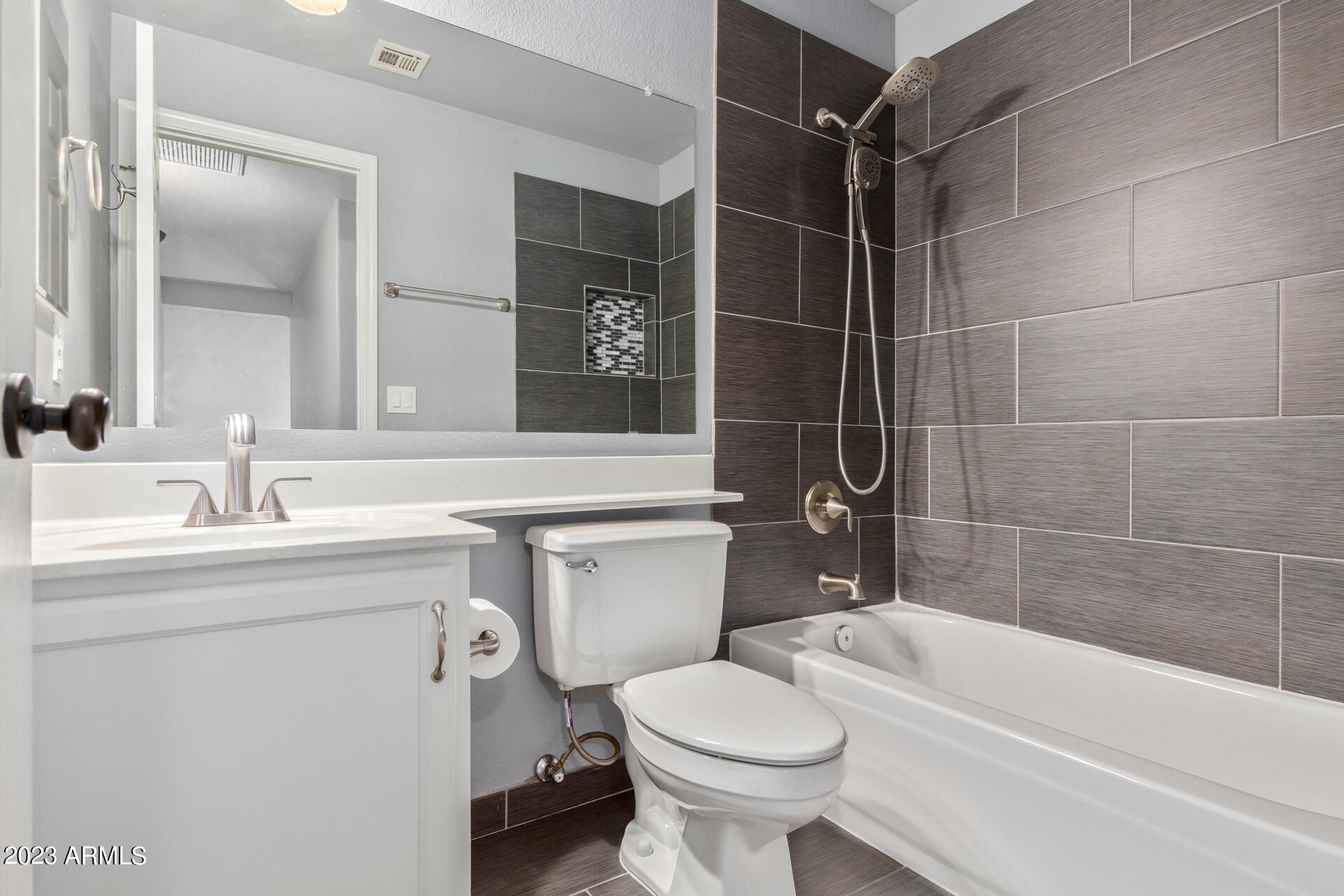 441 S MAPLE Street, 157