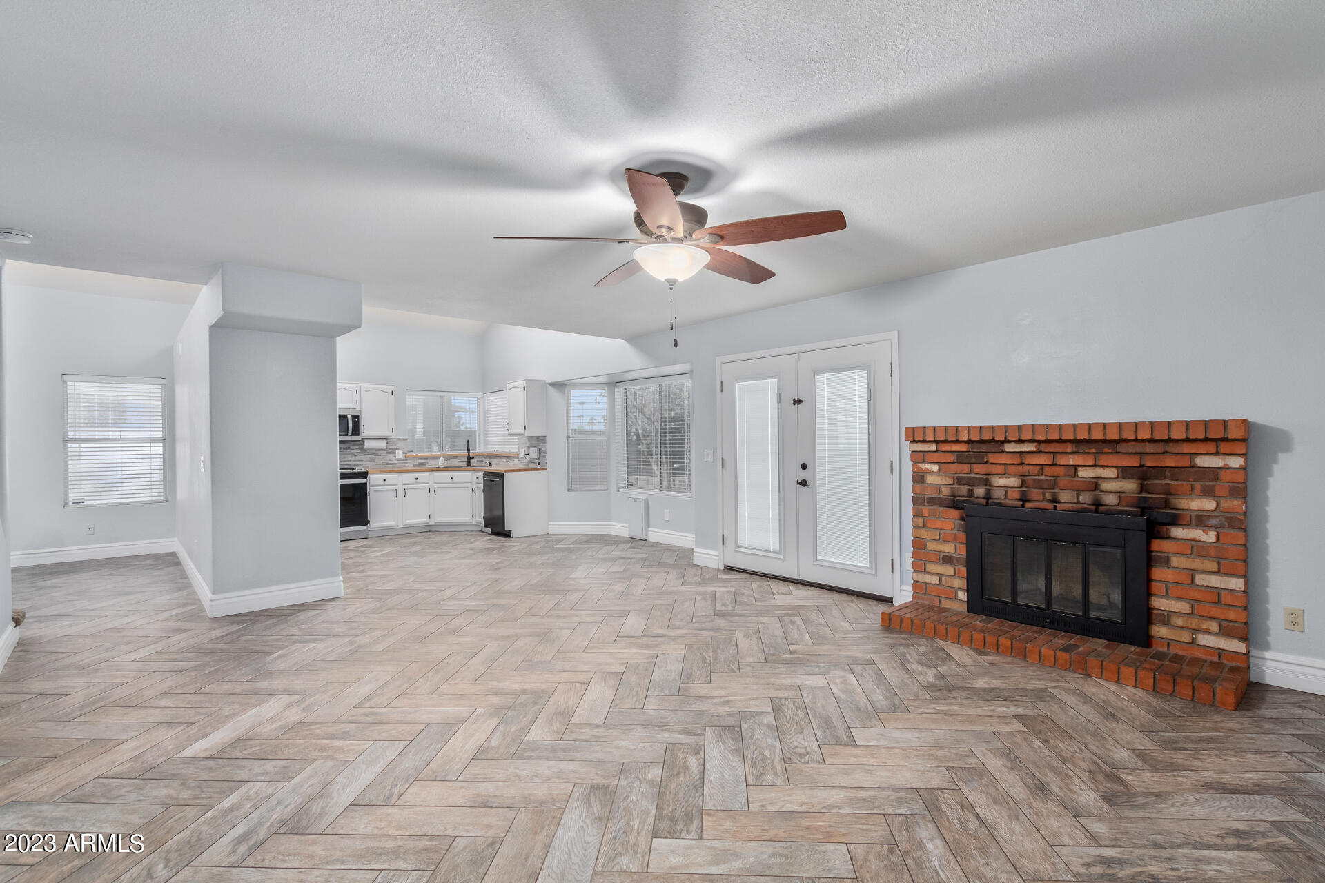 441 S MAPLE Street, 157