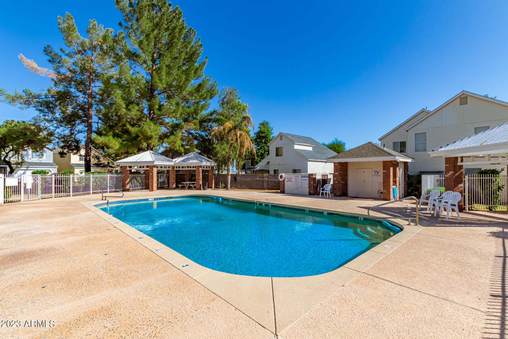 441 S MAPLE Street, 157
