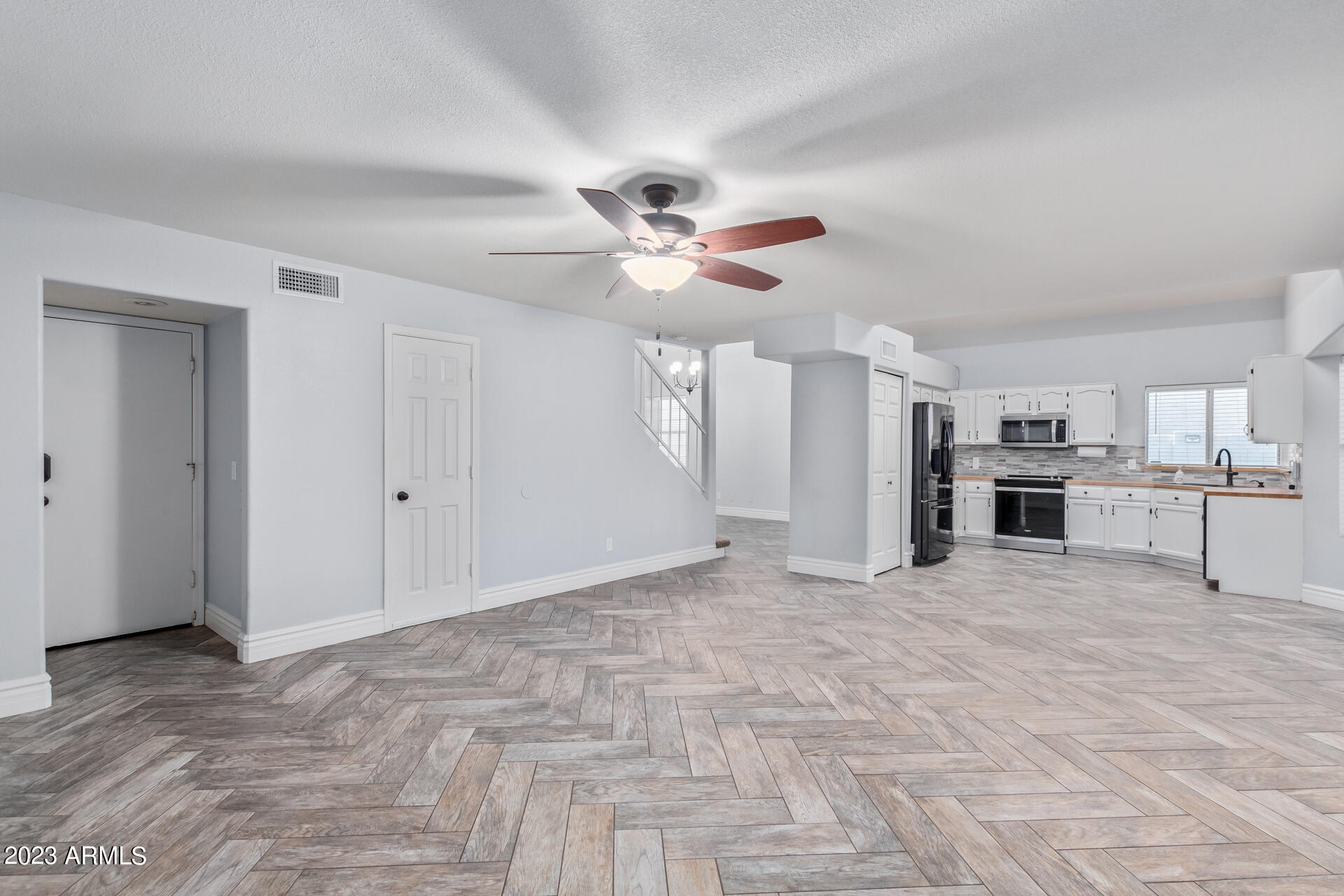 441 S MAPLE Street, 157
