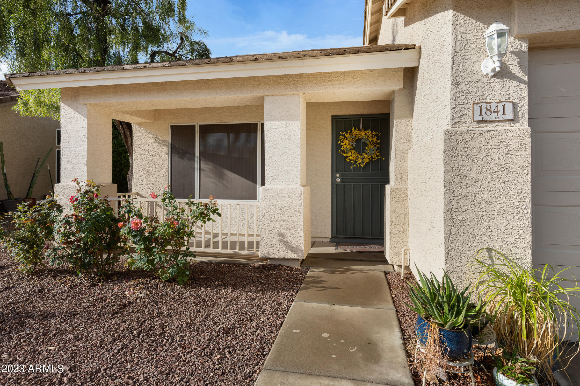 1841 E ROSS Drive