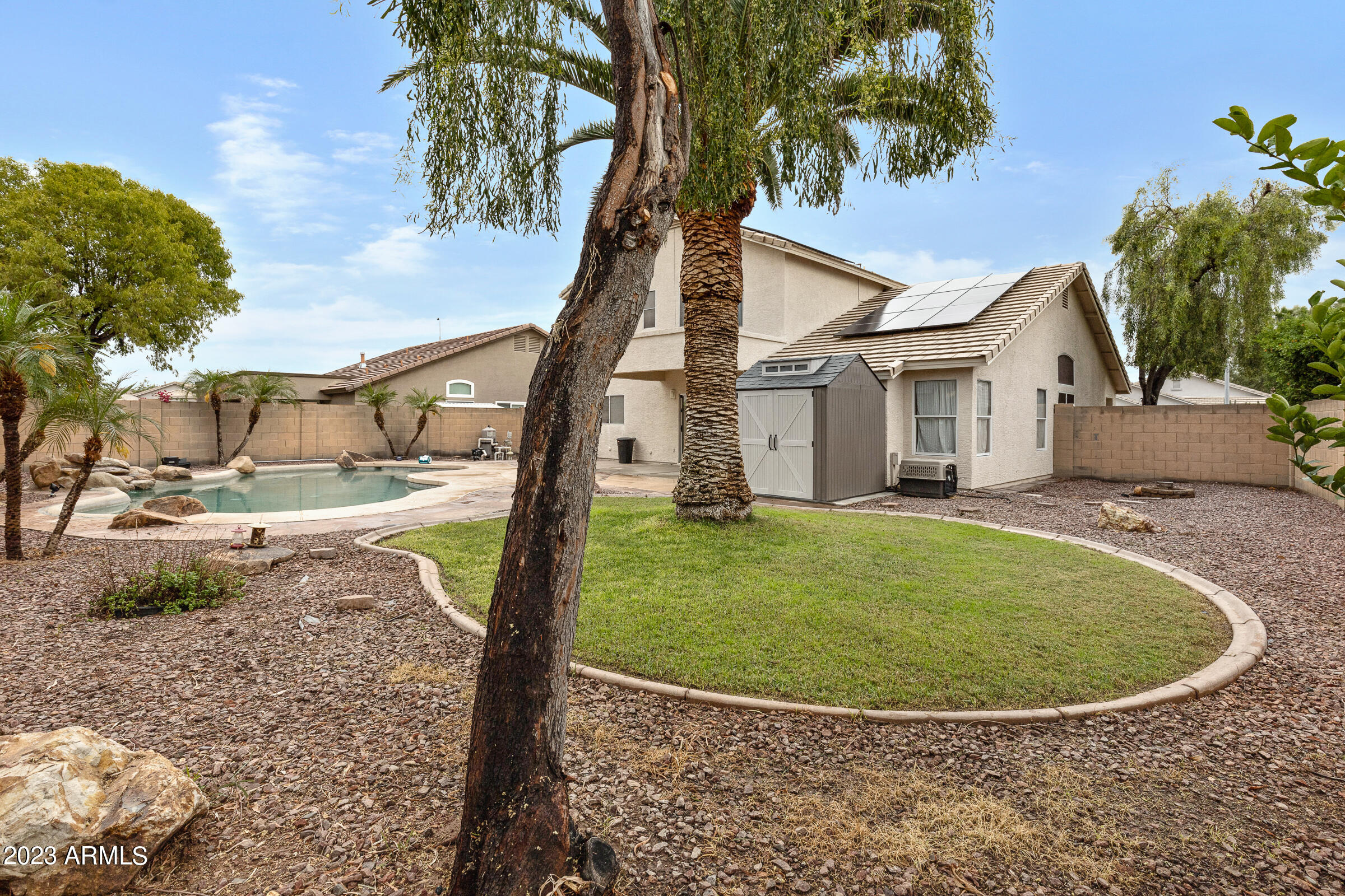 1841 E ROSS Drive