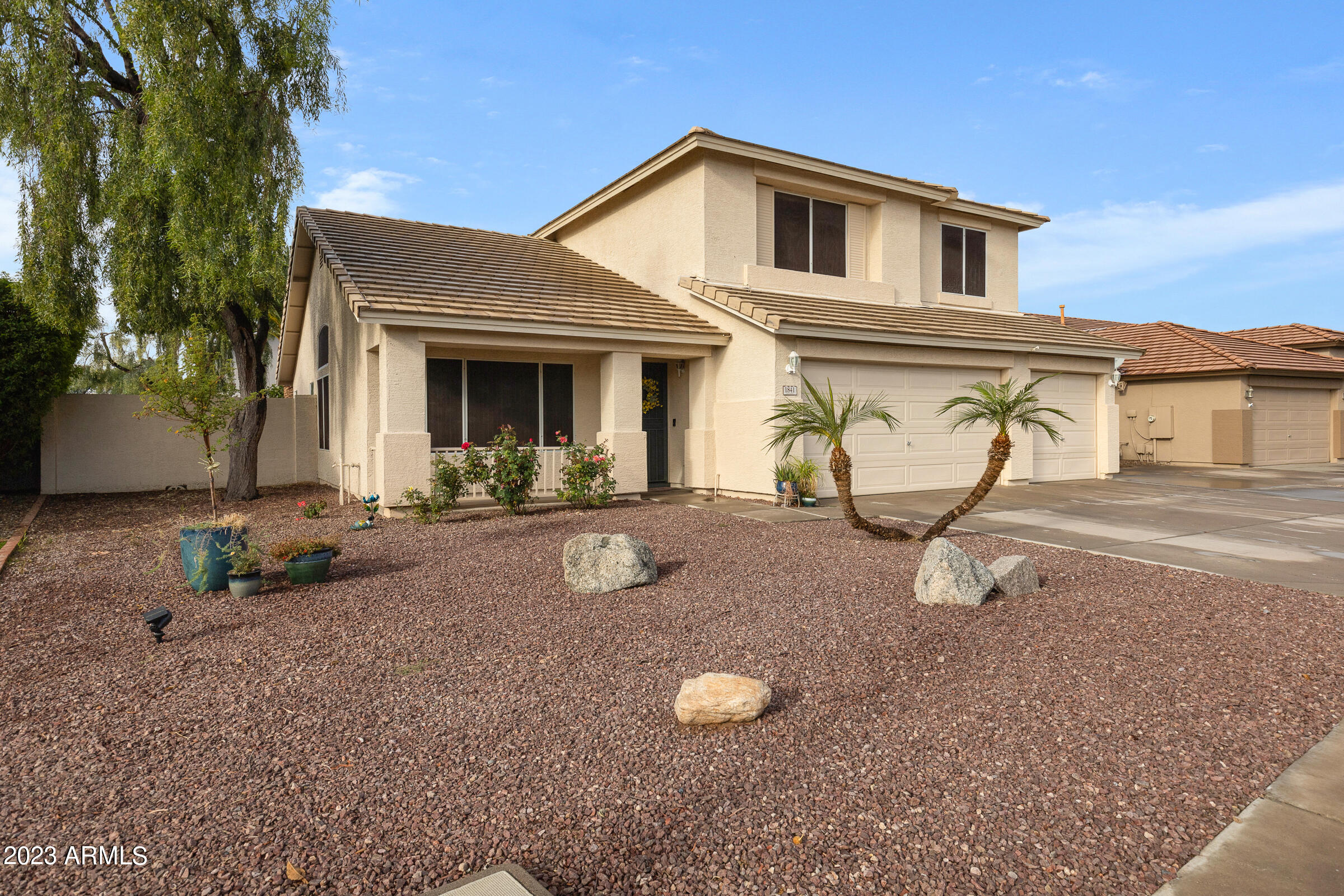 1841 E ROSS Drive