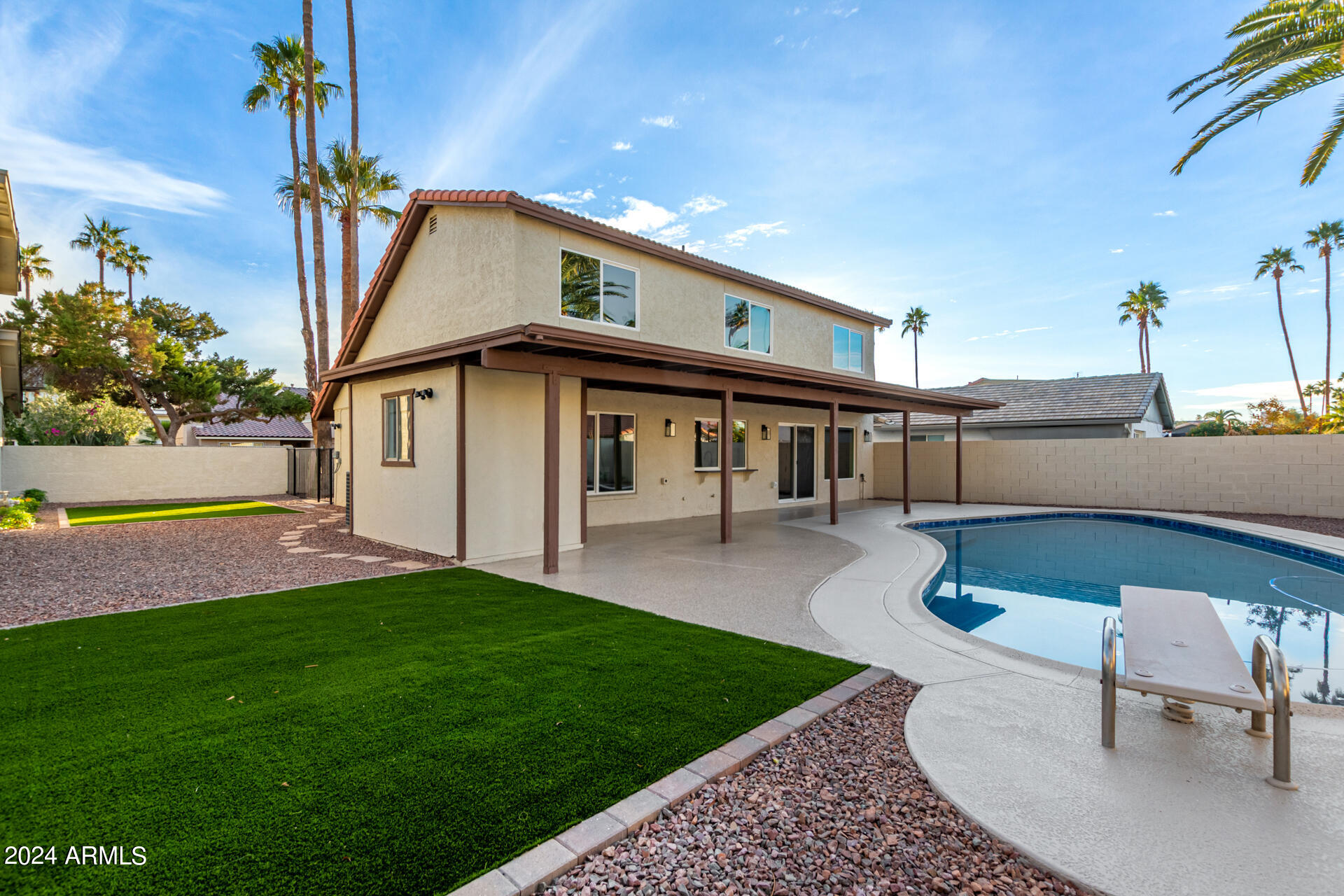 1620 E WEATHERVANE Lane