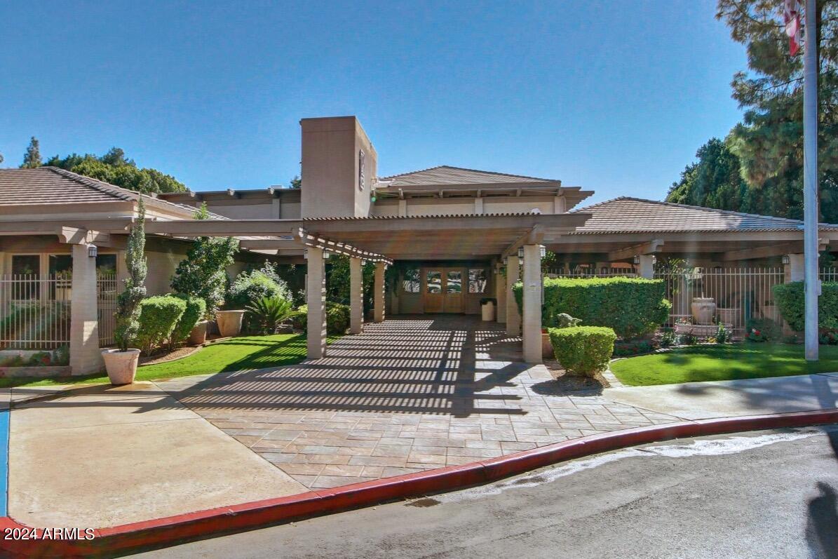 1620 E WEATHERVANE Lane