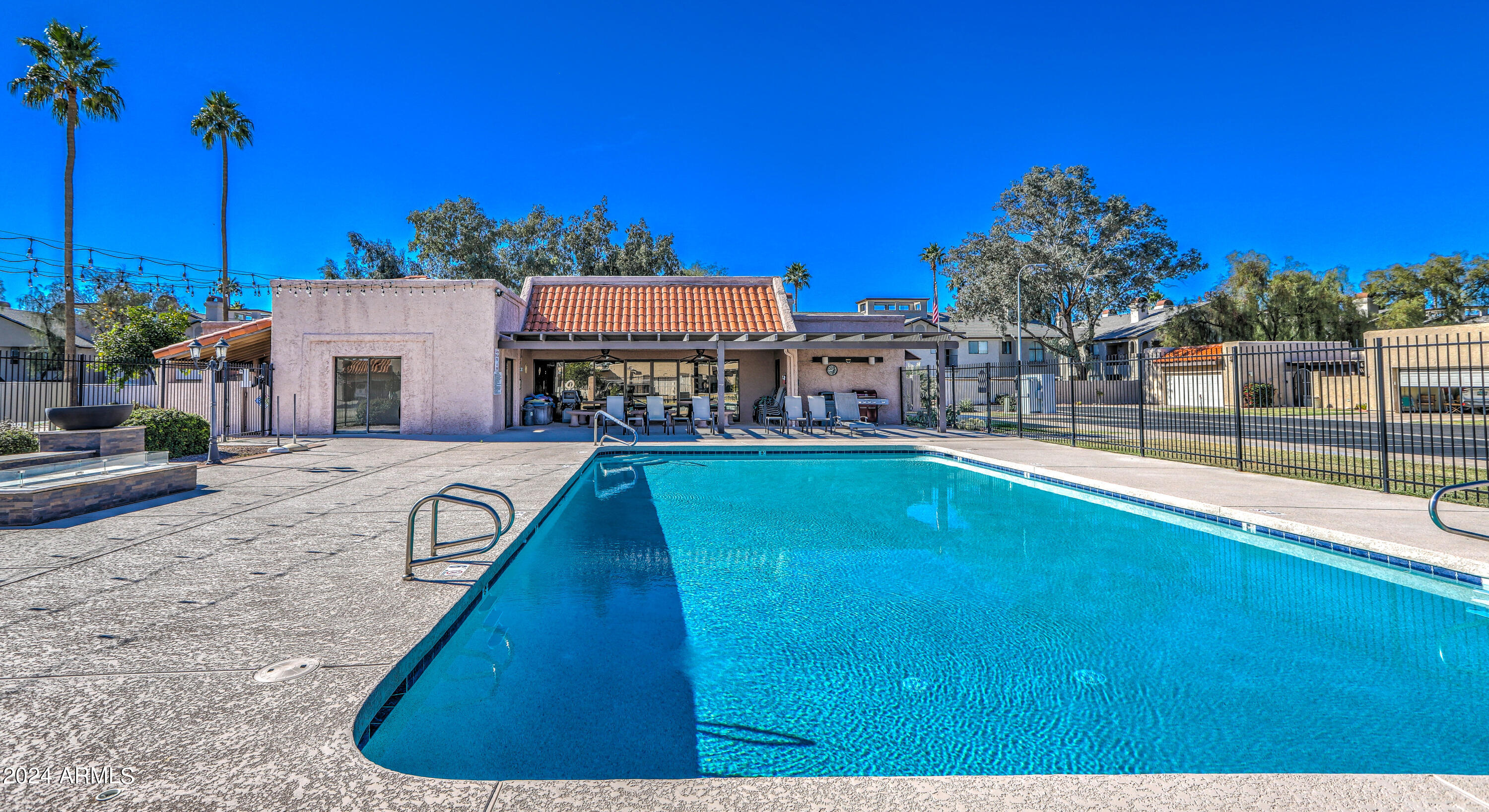 3345 E UNIVERSITY Drive, 33