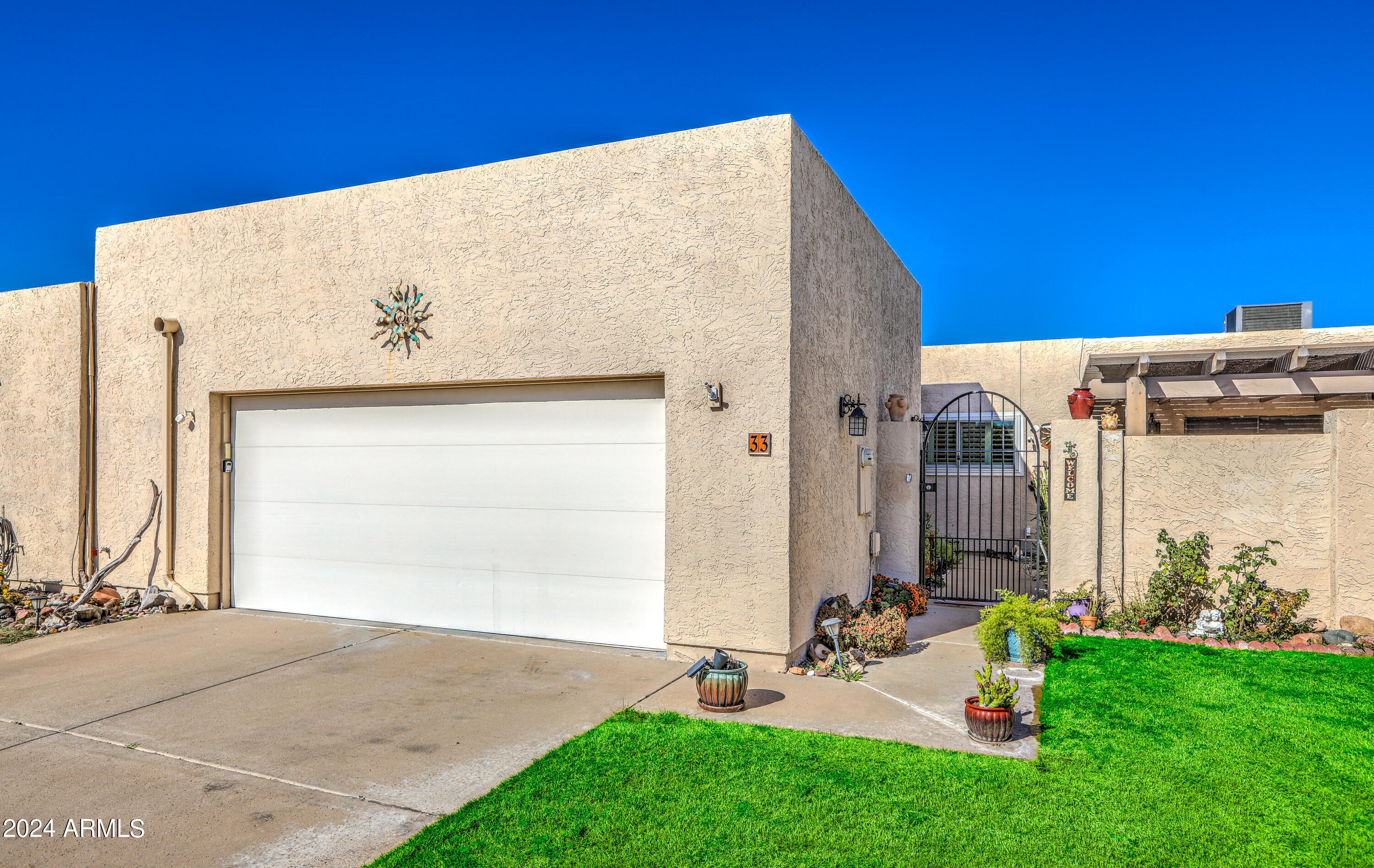 3345 E UNIVERSITY Drive, 33