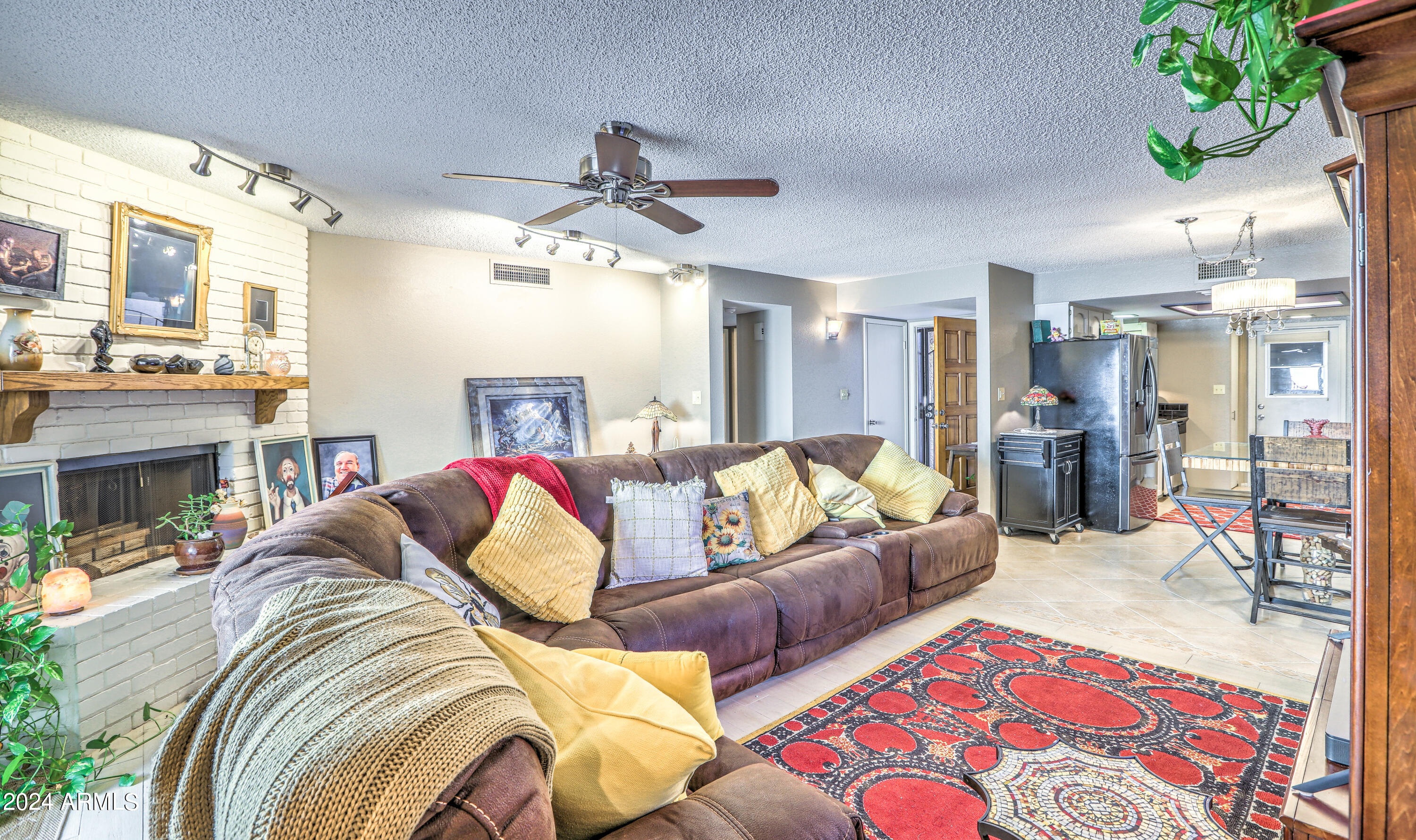 3345 E UNIVERSITY Drive, 33