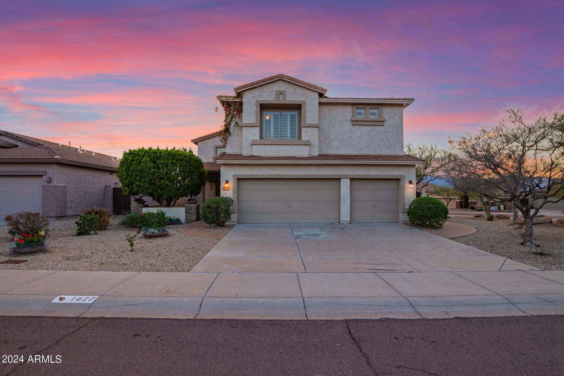1827 W GLENHAVEN Drive