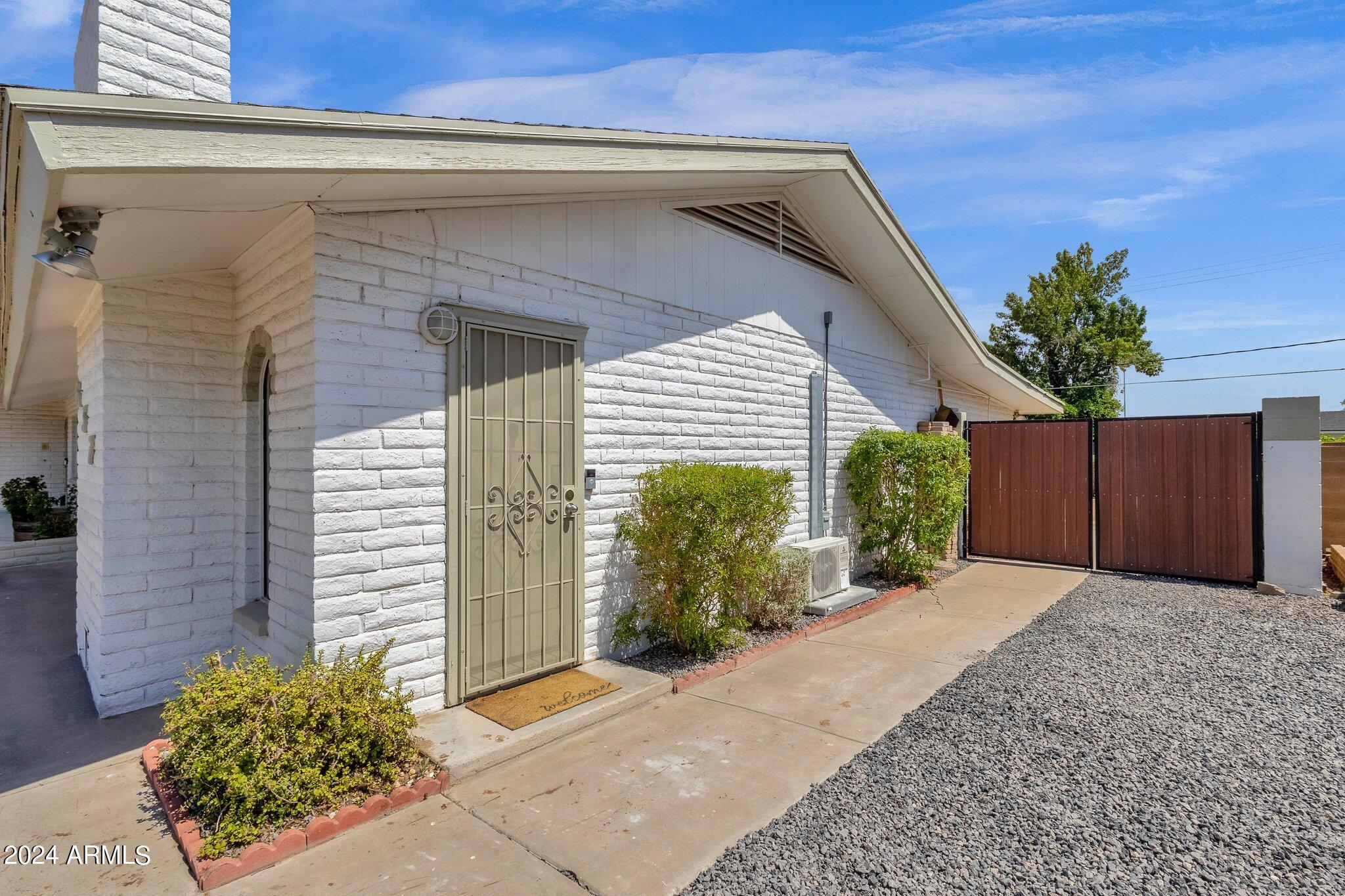 657 E 7TH Place