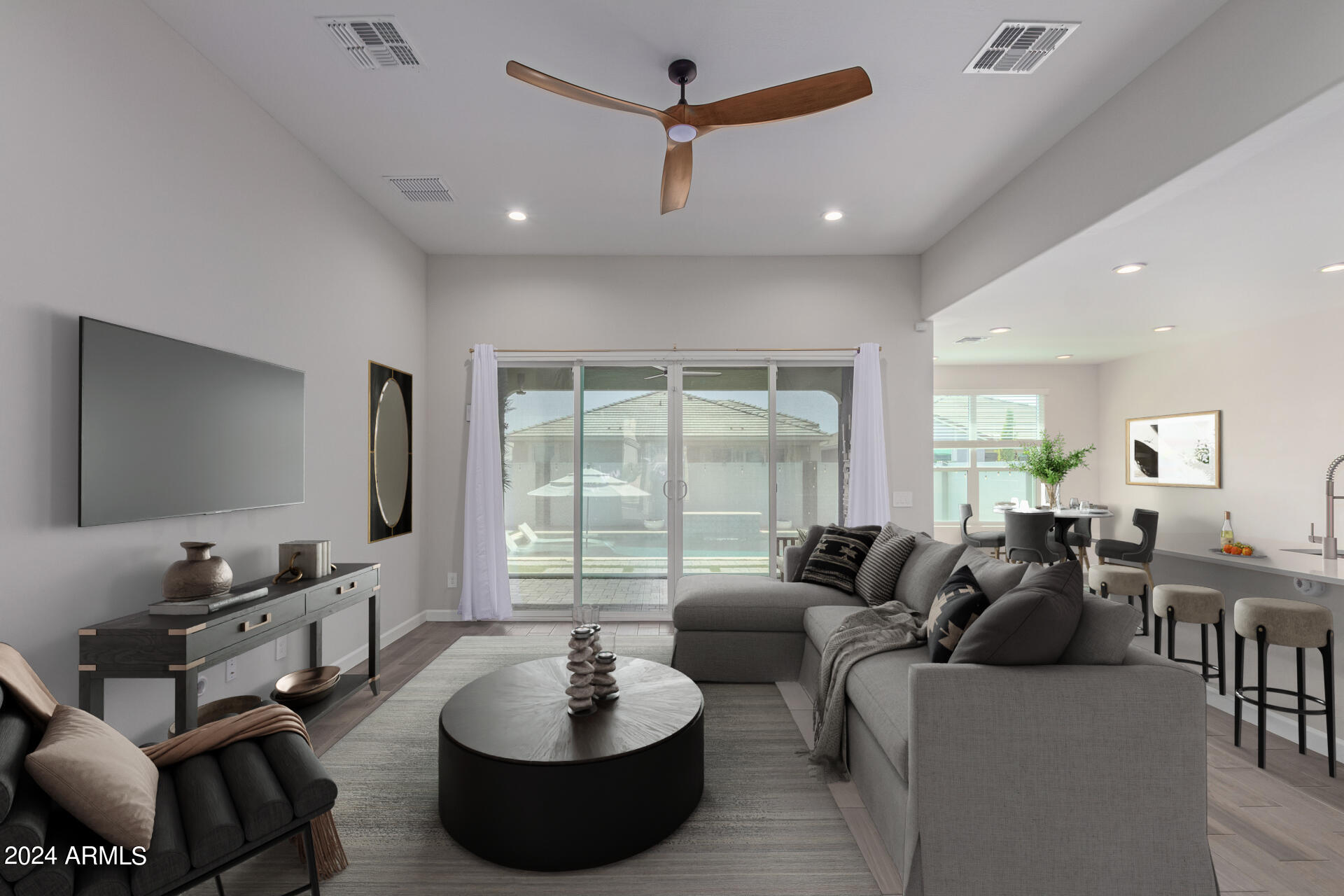38141 W SANTA MONICA Avenue