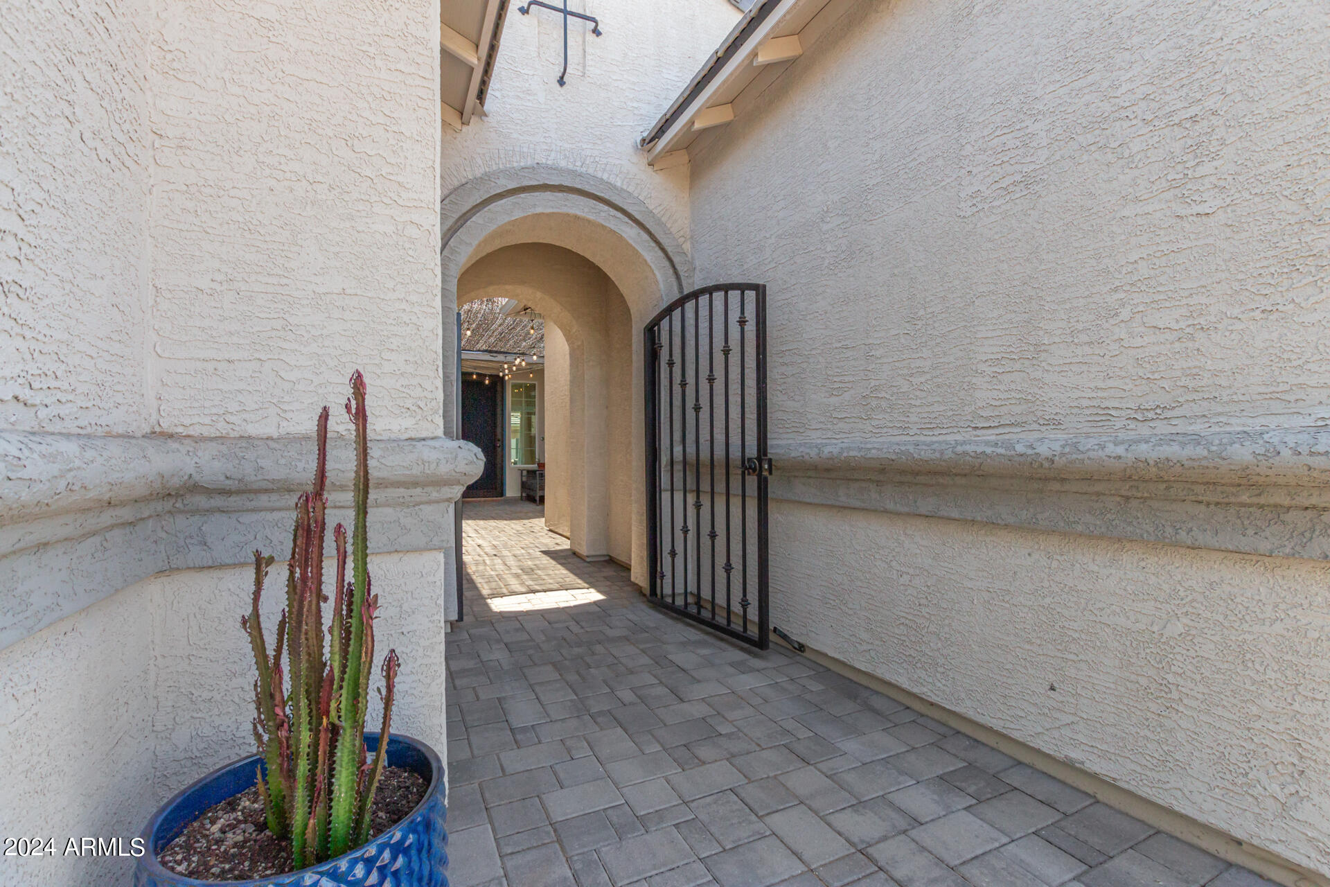38141 W SANTA MONICA Avenue