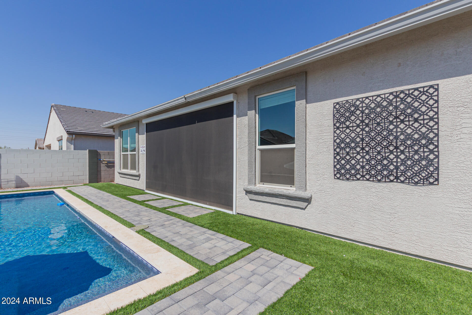 38141 W SANTA MONICA Avenue
